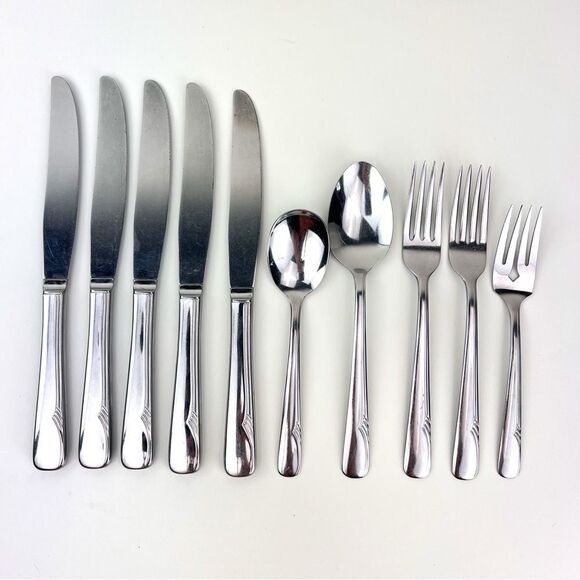Oneida Flatware Mixed Lot 10 Pieces Stainless Steel Knives Forks Spoons - Picture 4 of 6